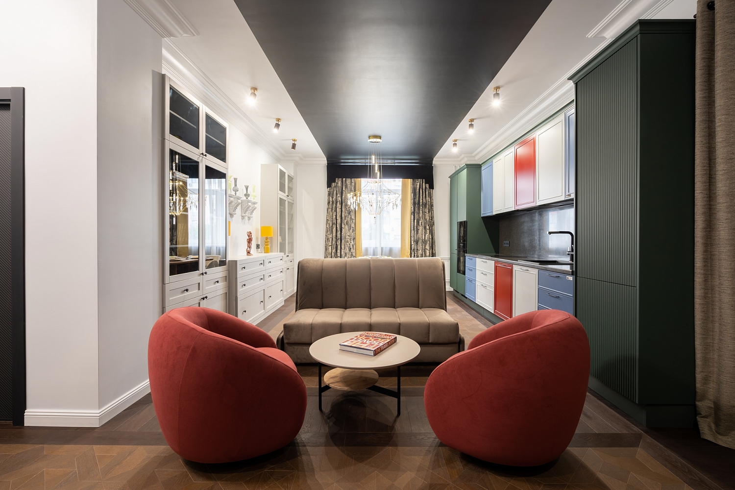 Manon's Maison снова в квартирном вопросе